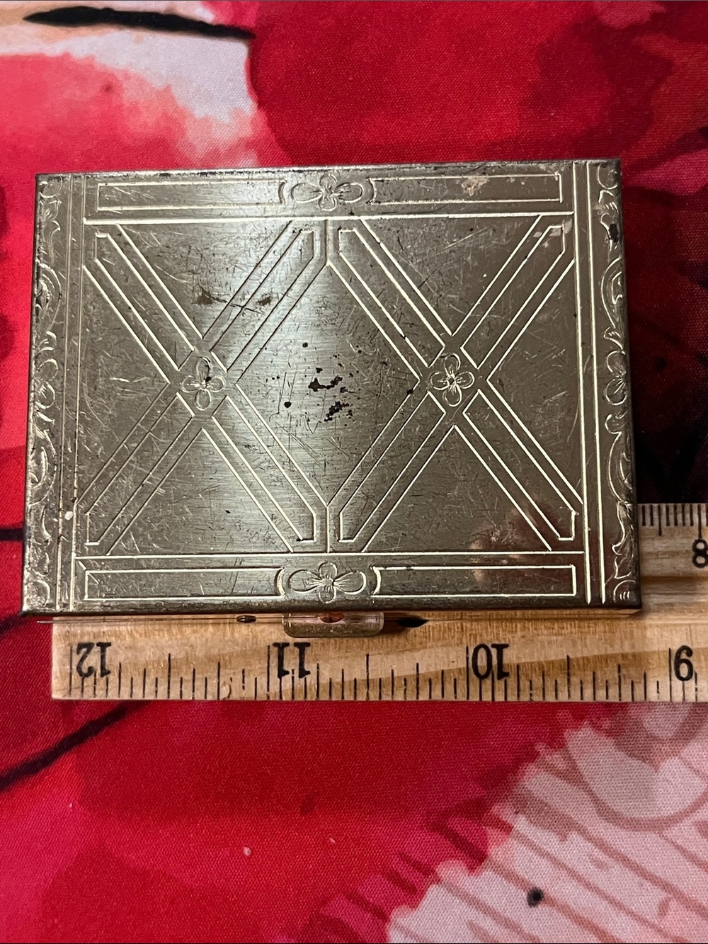 Antique Silver Engraved Rectangular Compact Case